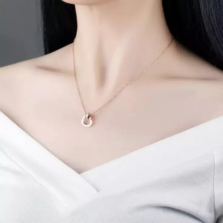 14k Gold Zircon Interlocking Heart Circle Pendant Necklace