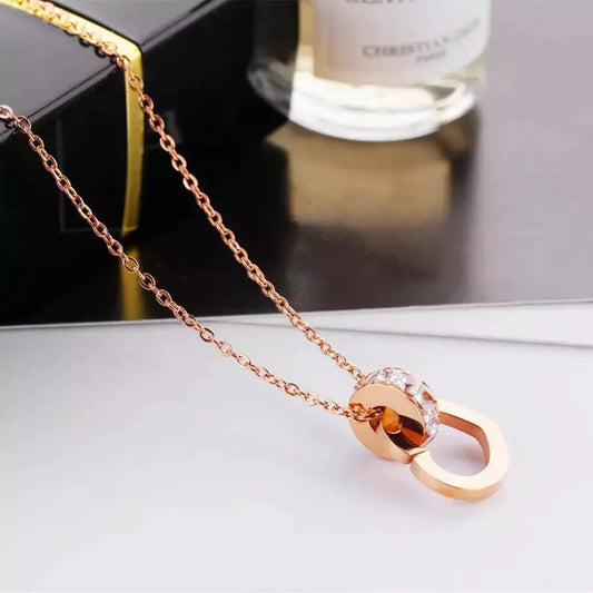 14k Gold Zircon Interlocking Heart Circle Pendant Necklace